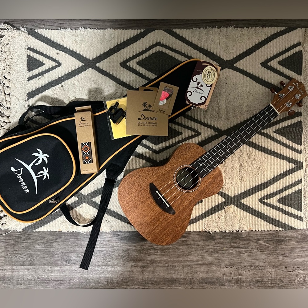 Donner Ukelele Starter Bundle Kit